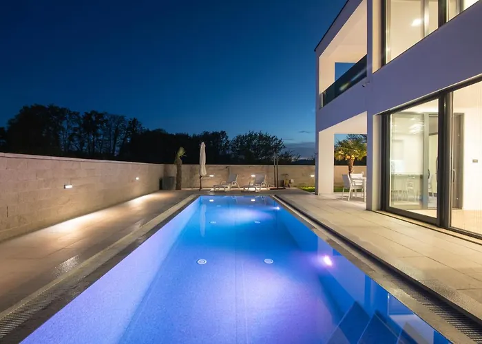 Vila Weiss Heated Pool - Osmosis System