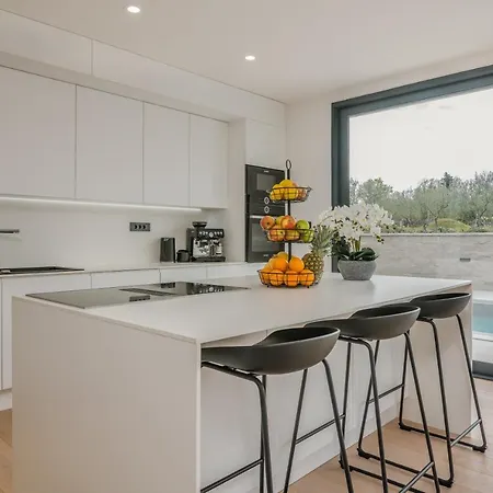Villa Luxury Weiss - - Heated Pool - Floor Heating In Winter - Osmosis System In Kitchen Malinska