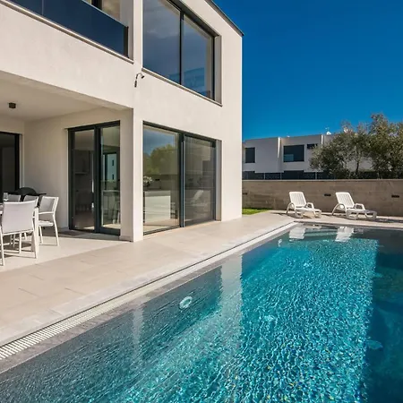 Luxury Weiss - - Heated Pool - Floor Heating In Winter - Osmosis System In Kitchen Villa