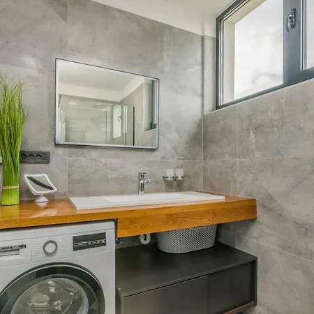 Luxury Weiss - - Heated Pool - Floor Heating In Winter - Osmosis System In Kitchen * Malinska