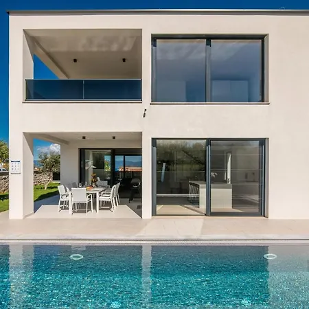 Luxury Weiss - - Heated Pool - Floor Heating In Winter - Osmosis System In Kitchen *