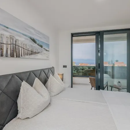 Luxury Weiss - - Heated Pool - Floor Heating In Winter - Osmosis System In Kitchen