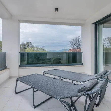 Luxury Weiss - - Heated Pool - Floor Heating In Winter - Osmosis System In Kitchen *