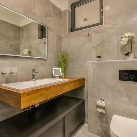 Villa Luxury Weiss - - Heated Pool - Floor Heating In Winter - Osmosis System In Kitchen Malinska