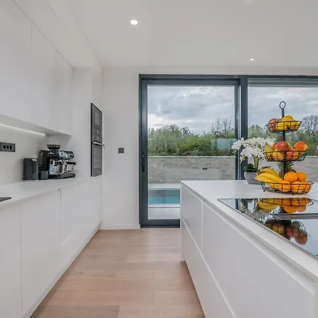 Villa Luxury Weiss - - Heated Pool - Floor Heating In Winter - Osmosis System In Kitchen