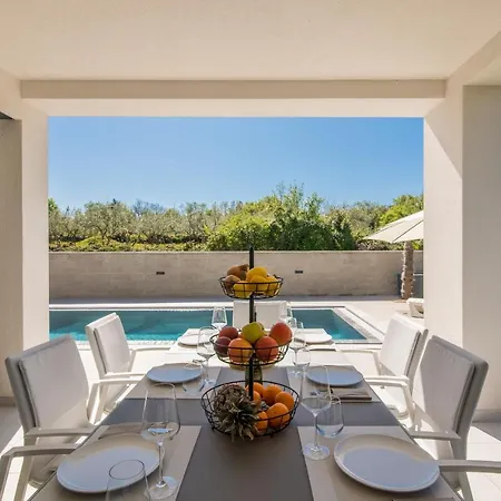 Villa Luxury Weiss - - Heated Pool - Floor Heating In Winter - Osmosis System In Kitchen