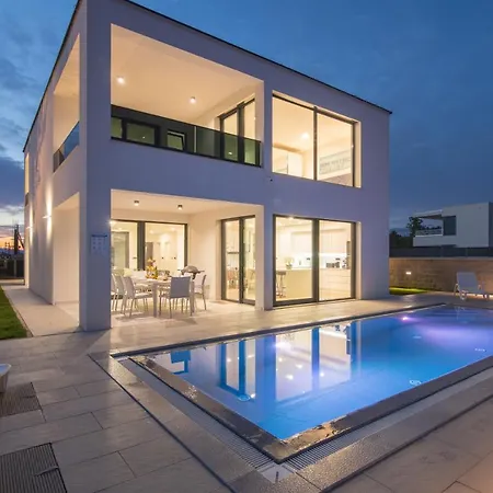 Villa Luxury Weiss - - Heated Pool - Floor Heating In Winter - Osmosis System In Kitchen *