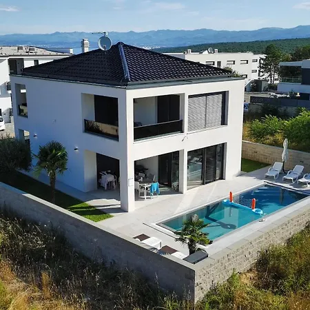Weiss Heated Pool - Osmosis System 빌라 말린스카