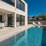 Weiss Heated Pool - Osmosis System Villa