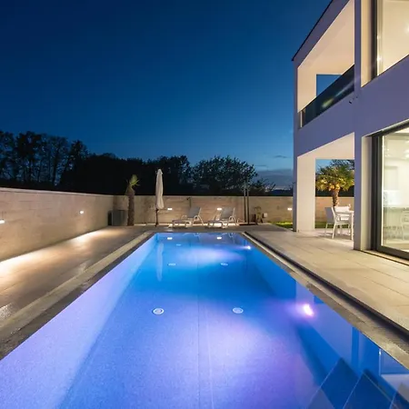 Вилла Weiss Heated Pool - Osmosis System