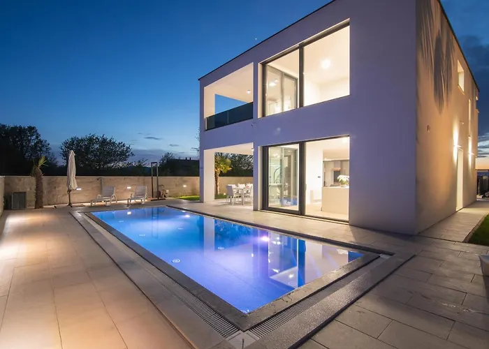 Weiss Heated Pool - Osmosis System Villa